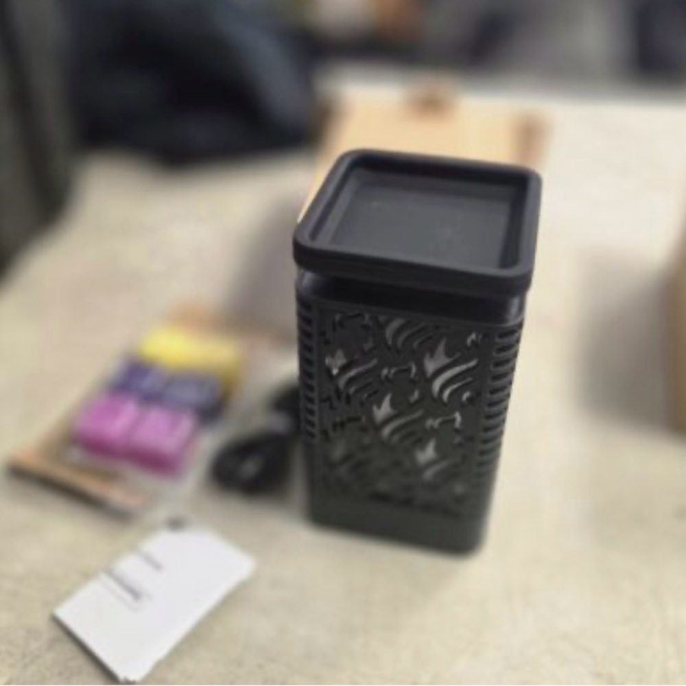 Black Decorative Electric Wax Warmer